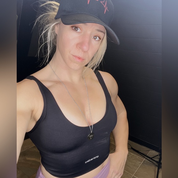 Meet your Posher, Jessica - Picture 3 of 6